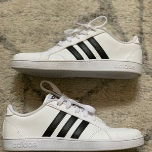 SOLD Adidas Baseline sneakers